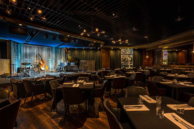 At Last… The Love of Jazz has Come Along at Vic’s Las Vegas – Chic Compass Magazine